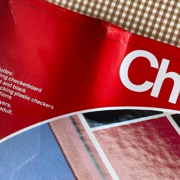 Vintage 1982 Checkers game. Made in USA. SEALED. Damaged box - Picture 4 of 16